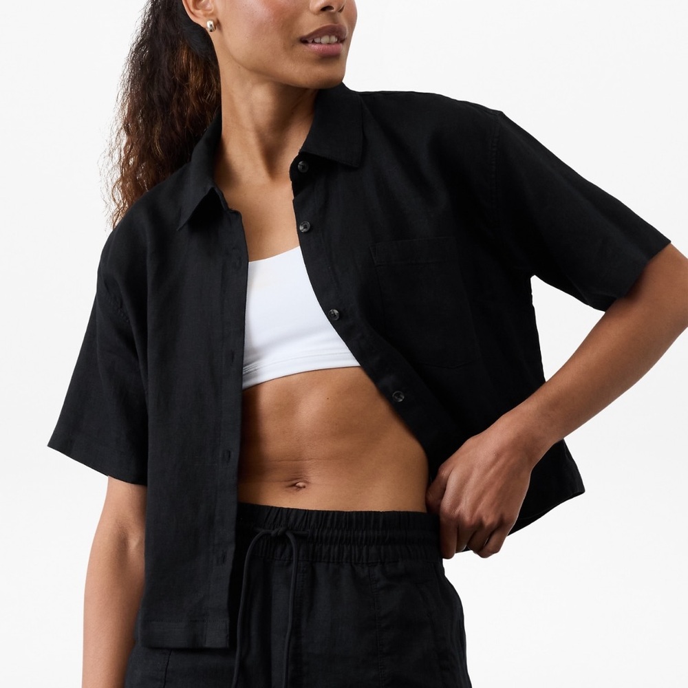 Like New! Athleta Retreat Short Sleeve Linen Button Down shirt Sz medium black